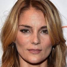 Leanne Connors's Instagram, Twitter & Facebook