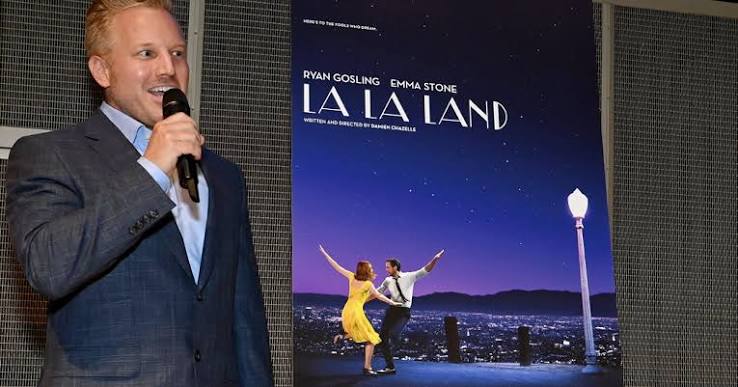 New Poster for 'La La Land' Fixes Ryan Gosling's Wayward Hand - The New  York Times