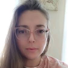 Aurora Ross's Instagram, Twitter & Facebook