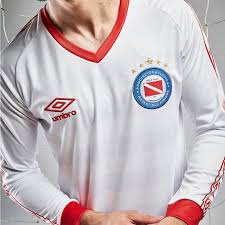 La asociación atlética argentinos juniors tuvo también su evento de presentación de nueva indumentaria. Venta Camiseta Retro Argentinos Juniors En Stock