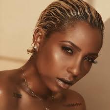 simone hampton (titlesimone)