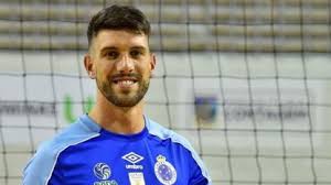 Facundo conte has a height of 6'6 (1.98 m). Facundo Conte Fue Presentado En El Sada Cruzeiro Tyc Sports
