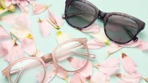 Getting your wife a present that she'll love (and won't immediately want to exchange for something more to her taste) isn't easy. Best Gifts For Wives Here Are 50 Thoughtful Gift Ideas She Ll Love