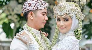 Usia kandungan nadya mustika kini telah menginjak tujuh bulan. 6 Fakta Nadya Mustika Rahayu Melahirkan Dipisahkan Dengan Bayinya