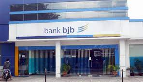 Bank bjb atau dahulu disebut dengan bank jabar banten adalah bank bumd milik pemerintah saat ini bank bjb memiliki 62 kantor cabang, 304 kantor cabang pembantu, 140 kantor kas, 987. Nasib Bank Pembangunan Daerah Bjb Kinclong Parah Bank Banten Berdarah Darah