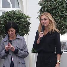 Invitée d'honneur du 7ème festival de l'université de limoges, la compagne de françois hollande est venue présenter à. Femmes Dans La Ville Julie Gayet Et Anne Roumanoff En Guest Stars