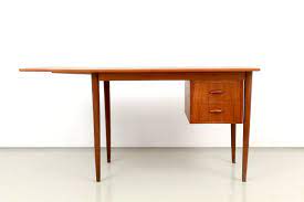 Um ihnen die wahl des perfektes produktes wenigstens ein bisschen zu aluminium erleichtern, hat unser team an produkttestern zudem das beste produkt. Teak Schreibtisch Valentines 60er Jahre Designklassiker