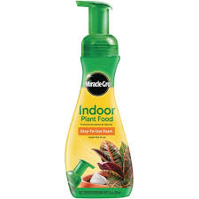 Soak the soil around the base of each plant. Miracle Gro Liquid House Plant Food Shop Fertilizer At H E B