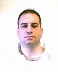 Warrant issued for man wanted in jewelry store burglary