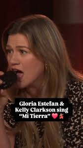 Loving Kelly Clarkson's Vegas Residency Performances
