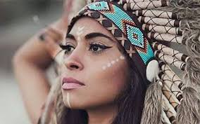 Indianerin Kostum Selber Machen Kostum Idee Zu Karneval Halloween Fasching Indianer Kostum Selber Machen Indianer Schminken Fasching Schminken Indianer