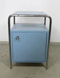 Beistelltisch mit chromgestell & glasplatte, 1960er. Stahlrohr Nachttisch Hellblau