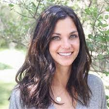 Sara Heetderks's Instagram, Twitter & Facebook