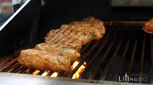 Cevapcici Rezept Vom Grill Mit Ajvar Livingbbq De Rezept Rezepte Cevapcici Selber Machen Bbq Essen
