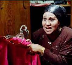 يا ليل طول شوية ع القمصة الحلوة ديا بتلك الكلمات ظهر الفنان الراحل سمير غانم في مقطع فيديو. Oqmkykjld4 Tjm