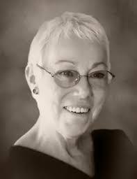 Elizabeth Lott's Instagram, Twitter & Facebook