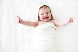 Lächeln kann dein baby schon von geburt an. Ab Wann Fangen Babys An Zu Sprechen Erste Worte Laute