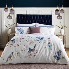 Au maison & voyage nous avons grandi depuis nos débuts modestes, nous sommes toujours déterminés à fournir service à la clientèle de qualité et les meilleurs semblable aux grand marque. Voyage Maison Spring Flight Multi Quilt Set Charmed Interiors