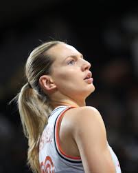 Kayla McBride takes home the #EuroLeagueWomen Final Four MVP after playing  the best hoops of her career: 📊 21.0 PTS 6.5 REB 6.0 AST 1.5 STL