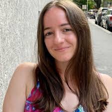 Dani Kramer's Instagram, Twitter & Facebook