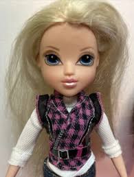 2009 Lot Of 2 Moxie Girlz Avery & Lexa First Editions MGA Ent. Original  Outfits