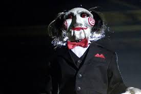 Cuando aparece una nueva víctima de asesinato con los signos característicos de jigsaw hay otras ocho víctimas jugándose la vida y ahora le toca a matthews unirse al juego. Jigsaw 8 El Juego Del Miedo Continua Vanguardia Com