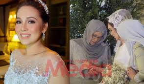 In your heart nelydia senrose ретвитнул(а) srtigers_official. Salam Atau Sarung Cincin Terus Kenang Momen Nikah Nelydia Senrose Cerita Fasal Coverline Pegang Tangan Ibu Mertua Media Hiburan