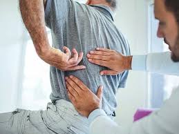 Lower left abdominal and back pain in men can be acute or chronic, other symptoms experienced along with the pain include the following: Pain In Lower Left Abdomen 14 Causes