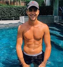 With desiree burch, marvin anthony, chase de moor, cam holmes. Too Hot To Handle S Harry Jowsey Reveals His Parents Encouraged Him To Have Sex On The Show Daily Mail Online