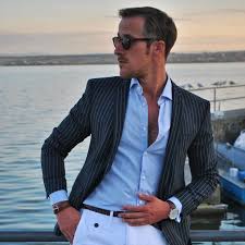 Currently we don't have enough information about his family, relationships,childhood etc. Ryan Gosling Look Alike Johannes Laschet Popsugar Celebrity Uk