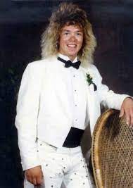 25 Photos Of 80s Hairstyles So Bad They Re Actually Good 80s Hair Prom Photos 80s Haircuts
