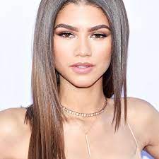 A bob haircut is also one of the most versatile haircuts for thin faces and is available in short or medium length. 18 Flattering Haircuts For Round Faces