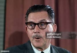 Retired Brigadier General William Wallace Ford addressing the New... News  Photo