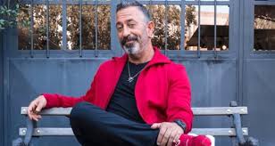 Ayhan sicimoğlu adana gezisinden kısa bir kesit.keyifli seyirler ayhan sicimoğlu brvid kanalına abone olmayı unutmayın bit.ly/ayhansicimoglu ayhan sicimoğlu ile renkler'in son. Muzisyen Ayhan Sicimoglu Dan Ilginc Cem Yilmaz Aciklamasi Uzaktan Sevisiriz Dailymotion Video