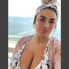 Christy Barnes's Instagram, Twitter & Facebook