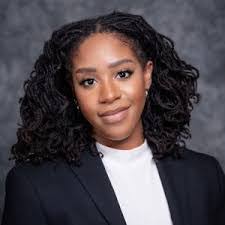 Angela Mclaughlin's Instagram, Twitter & Facebook