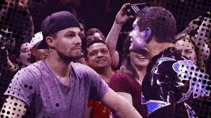 Will his arrow costume give him an intimidating advantage? Stephen Amell To Wear His Arrow Costume On Wwe Summerslam Comingsoon Net
