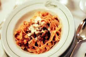 De ideale saus voor spaghetti! 17 Restaurants Waar De Spaghetti Bolognese Echt De Moeite Is Culinair Knack Weekend