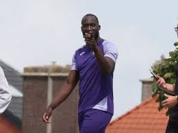 Dit is ook romelu lukaku niet ontgaan. Romelu Lukaku Refuses To Train With Man Utd And Stays At Anderlecht