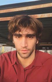 Some people told me I look a bit like Robert but Idk