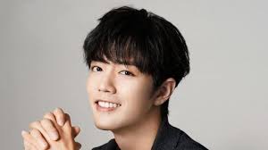 Foto.orang.paling ganteng tampan.di.bandung home facebook : Jadi Pria Paling Tampan Di Asia 2019 5 Fakta Menarik Aktor China Xiao Zhan