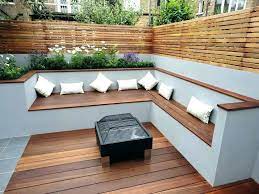It's not the most comfortable or practical bench idea, but it definitely looks very impressive. Outdoor Corner Bench Seating Ran Sum Patio
