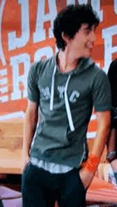 Ramiro is aware of his talents in dancing, singing, and skating and wants the whole world to know them. Jorge Lopez Ramiro Gif Jorge Lopez Ramiro Soy Luna Discover Share Gifs