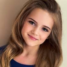 Amber Lemming's Instagram, Twitter & Facebook