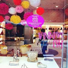 Pom Pom Tissue Paper Shop Window Display Decor Colors Chic 12 Mix Flowers Carta Velina Papel De S Window Display Clothes Organization Diy Store Window Display