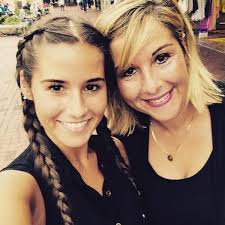 Bei intouch findest du news, infos und steckbrief zu sarah hier findest du immer alle aktuellen news zu sarah lombardi! Sarah Lombardi Susse Unterstutzung Von Mama Sonja Sarah Lombardi Pietro Lombardi Lombardi