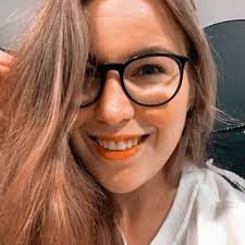 Nicole Eves (@nicoleclaire10)