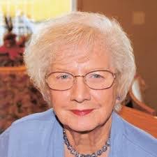 Collette Mathews's Instagram, Twitter & Facebook