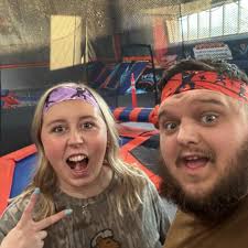 Looking for a hairstylist who can do partial highlight and haircut in  Maryville in the next couple of days?