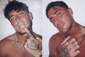 Stephen bear is an english reality television personality born in walthamstow, london on january 15, 1990. 59aursvphfarim